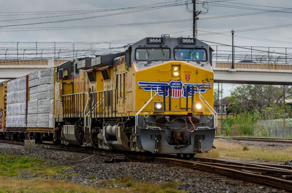 Freight train transportation mode