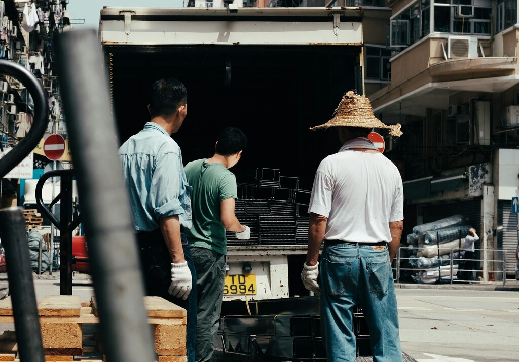 Moving with cross country shipping container