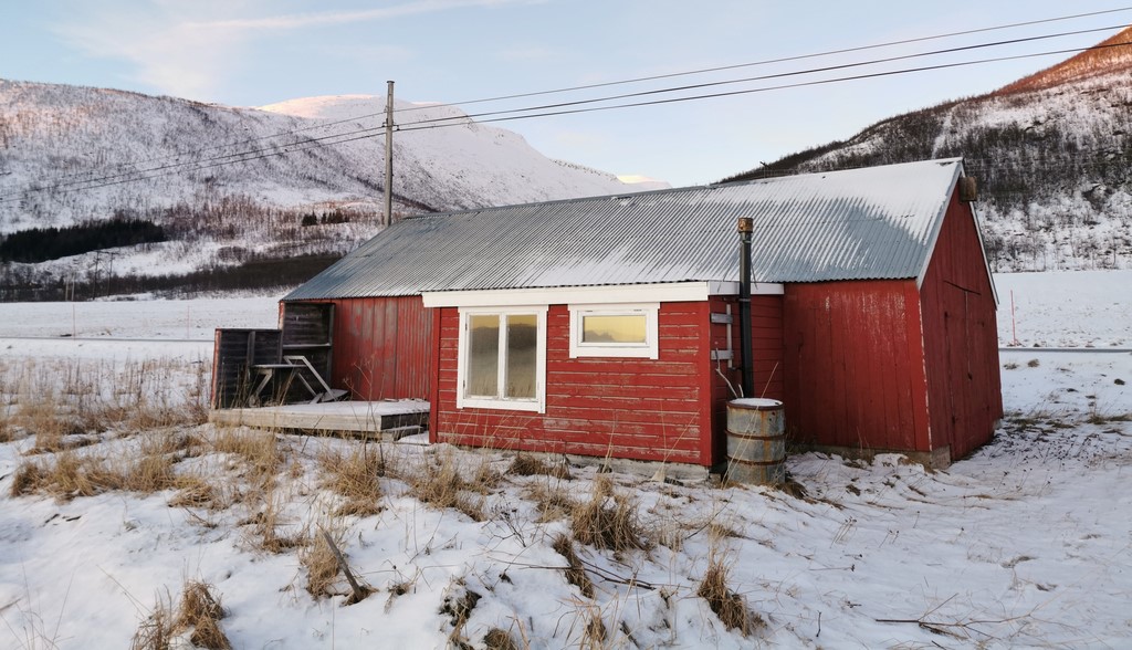 Shipping container home during extreme cold weather